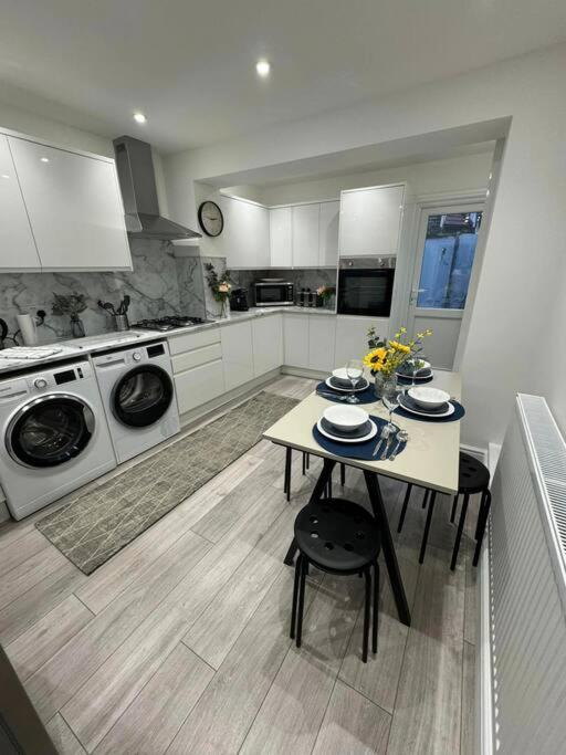 Casa vacanze Modern 5 Bed Near Excel -big Ben Londra